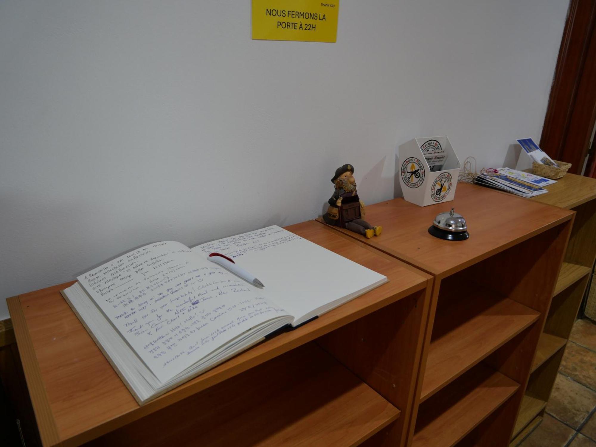 Albergue El Alfar/Pilgrim Hostel Орнийос дел Камино Екстериор снимка