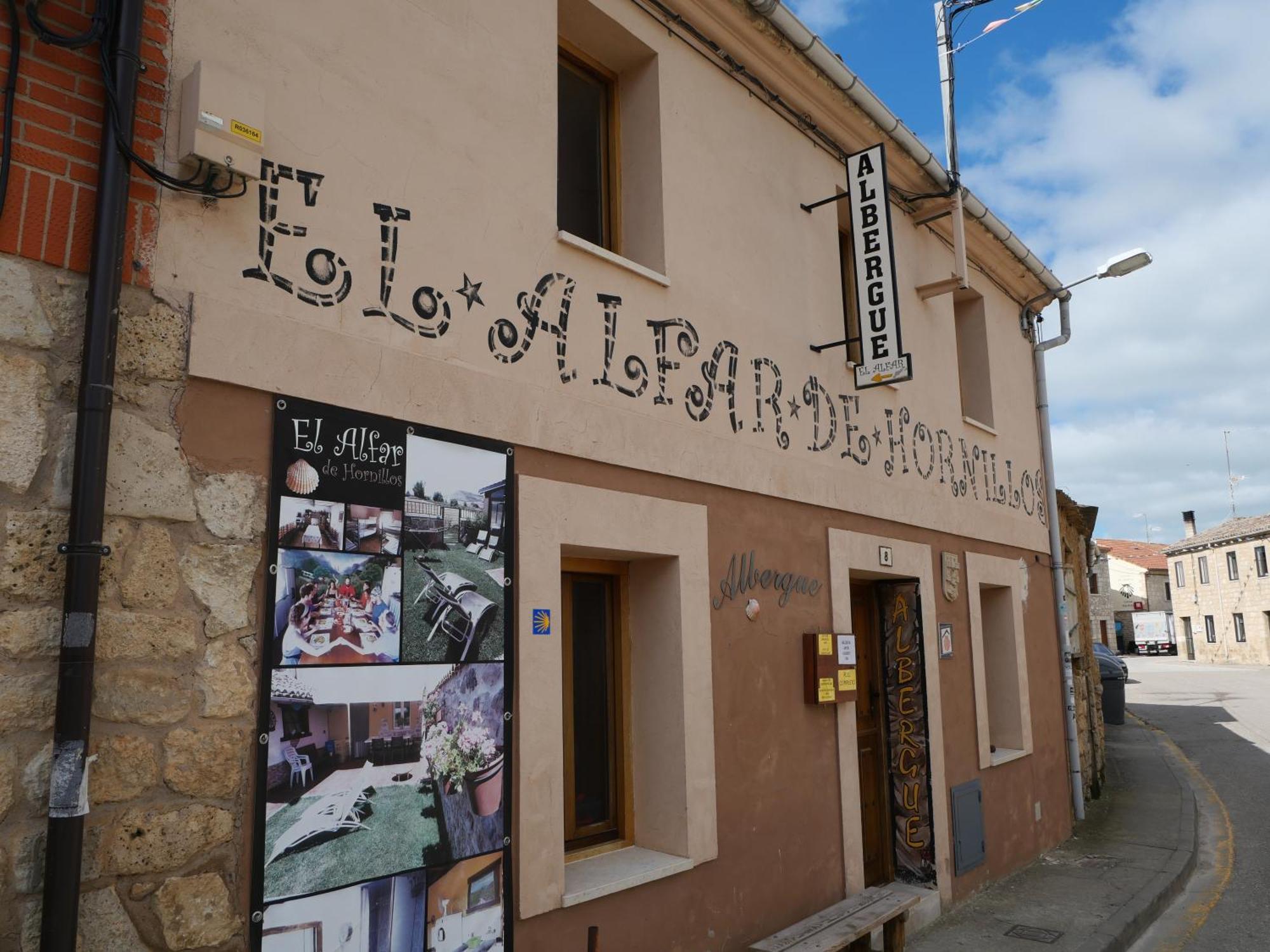 Albergue El Alfar/Pilgrim Hostel Орнийос дел Камино Екстериор снимка